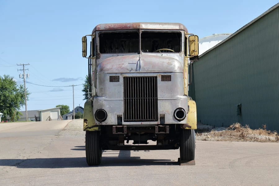 1954 Peterbilt - Image 4 of 31