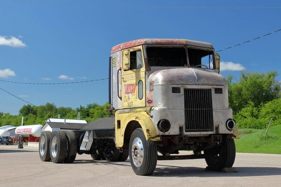 1954 Peterbilt - Image 6 of 31