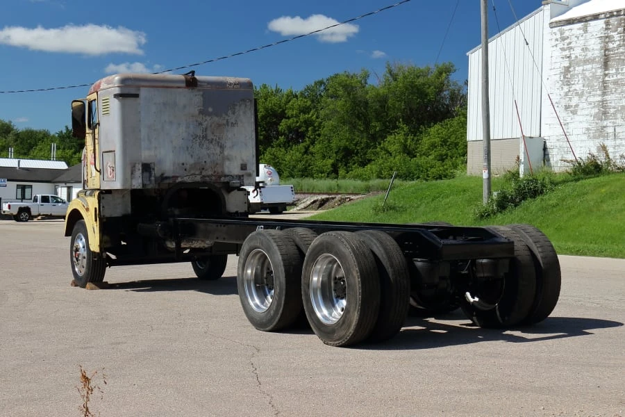 1954 Peterbilt - Image 10 of 31