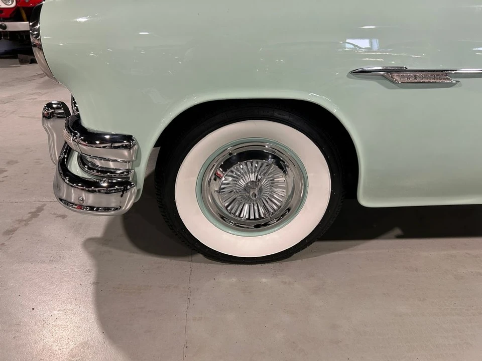 1954 Pontiac Chieftain - Image 4 of 31