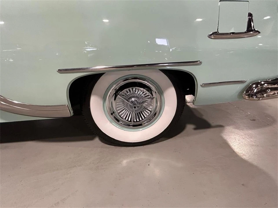 1954 Pontiac Chieftain - Image 23 of 31