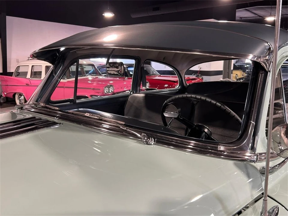 1954 Pontiac Chieftain - Image 5 of 31