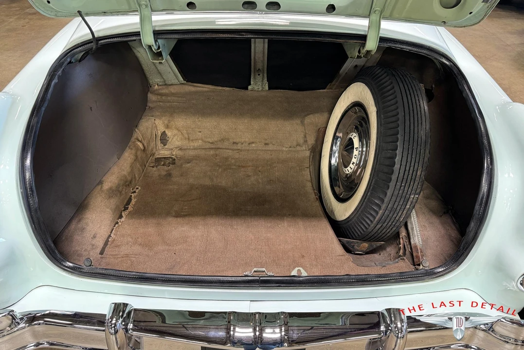 1954 Pontiac Chieftain - Image 5 of 12