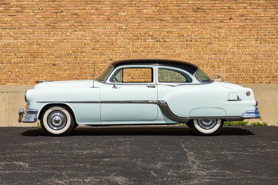 1954 Pontiac Chieftain - Image 2 of 30