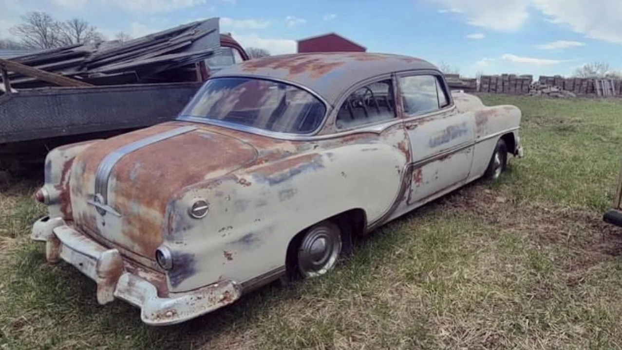 1954 Pontiac Chieftain - Image 2 of 7