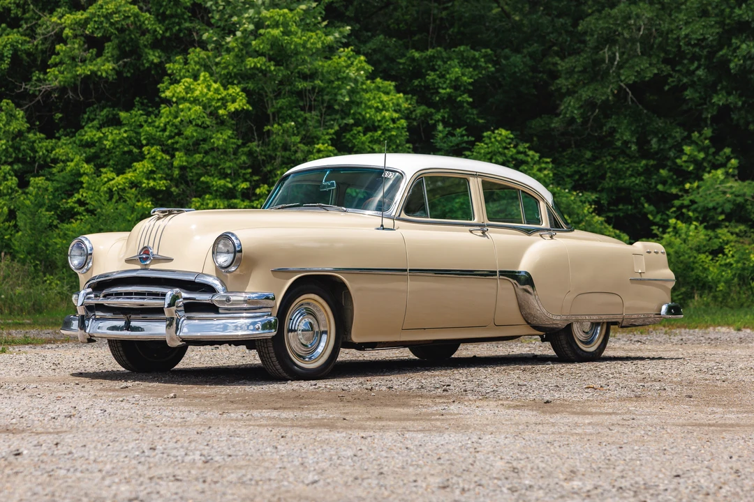 1954 Pontiac Star Chief - Image 2 of 31