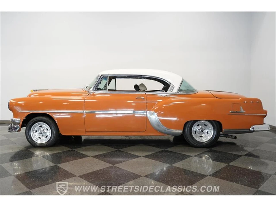 1954 Pontiac Star Chief - Image 2 of 31