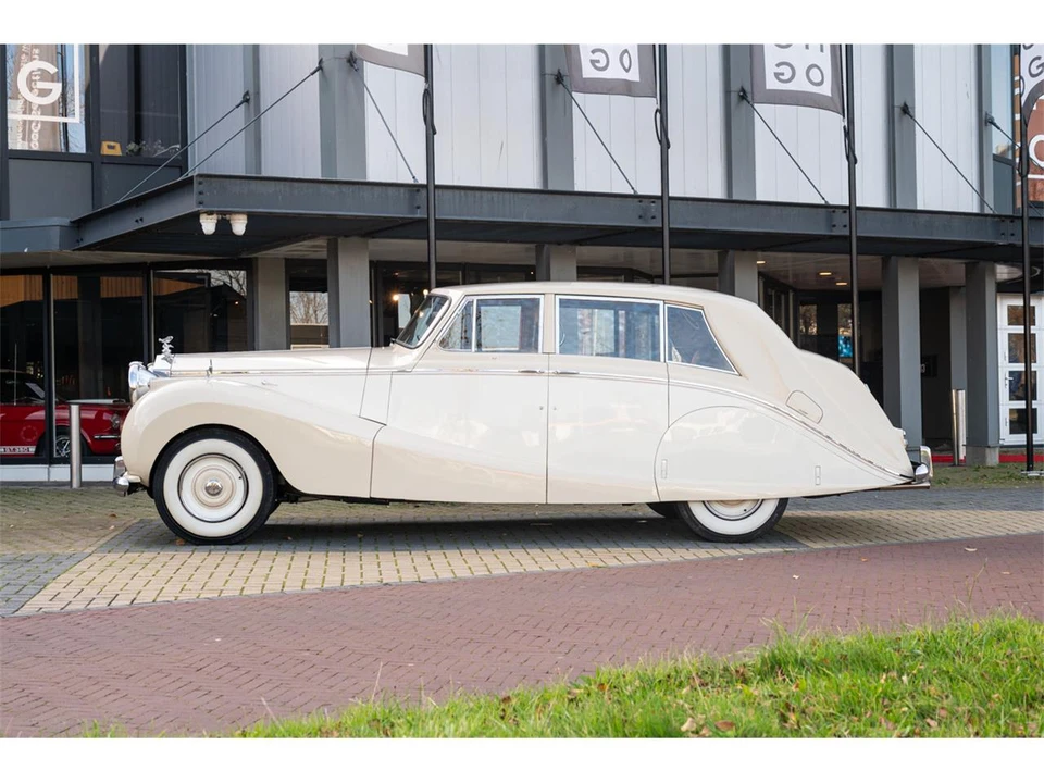 1954 Rolls-Royce Silver Wraith I - Image 2 of 11