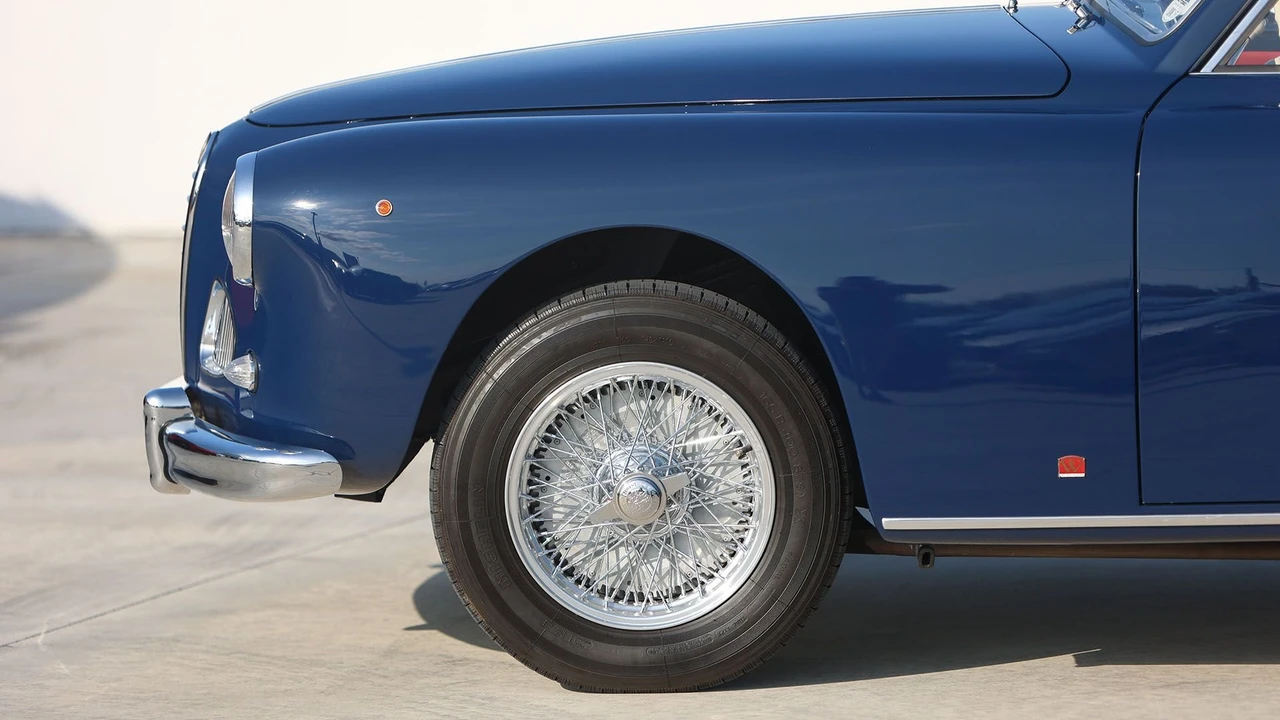 1955 Alfa Romeo 1900 - Image 20 of 31