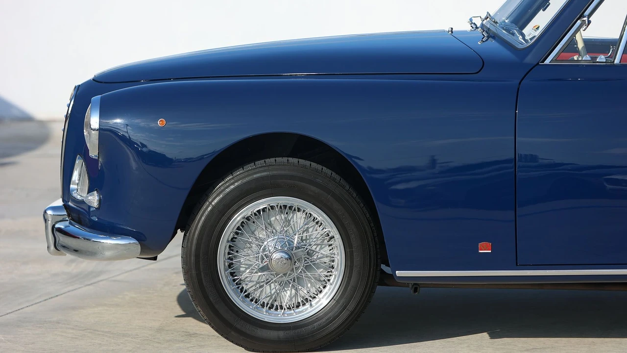 1955 Alfa Romeo 1900 - Image 17 of 31