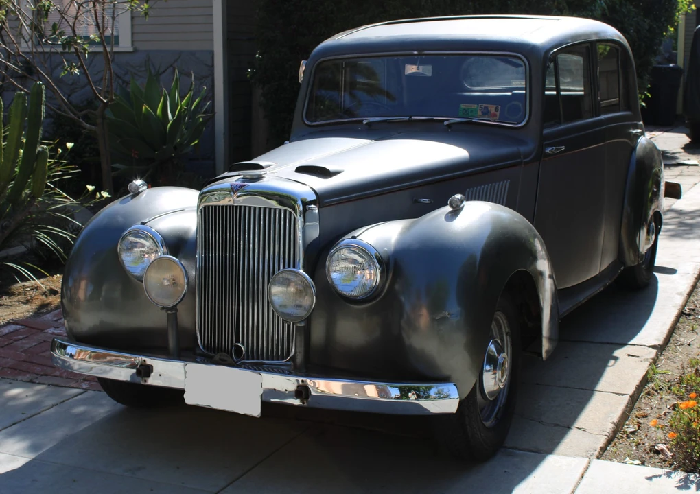 1955 Alvis - Image 2 of 31
