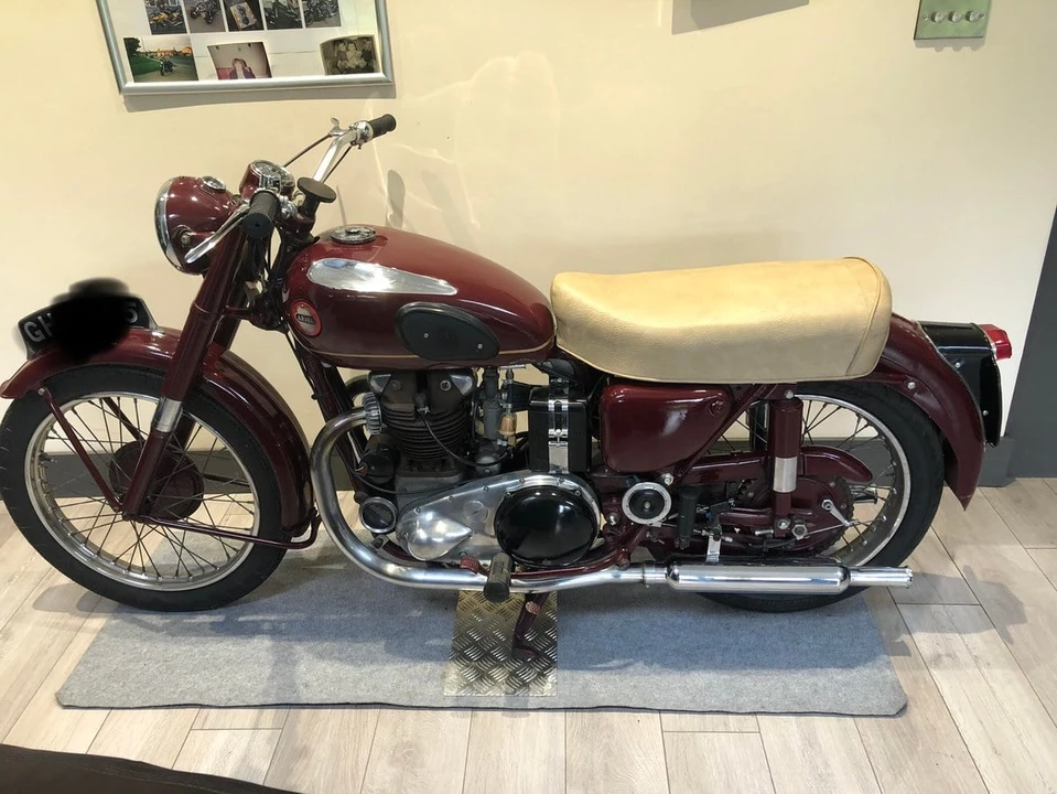 1954 Ariel Motorcycles - Image 2 of 18