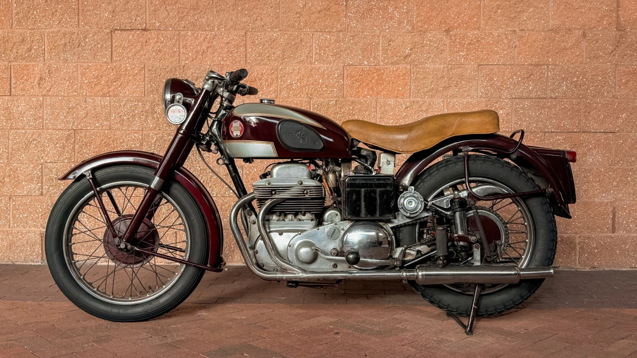 1955 Ariel Motorcycles - Image 2 of 6