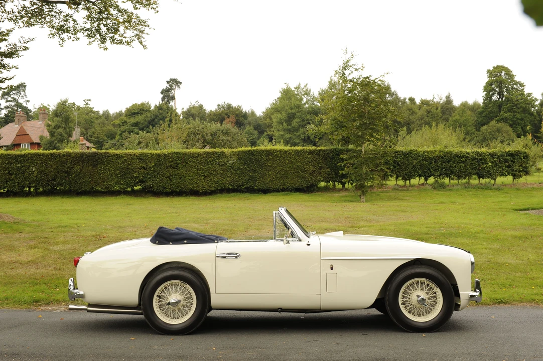 1955 Aston Martin DB1 & DB2 & DB2/4 & DB Mark III - Image 10 of 10