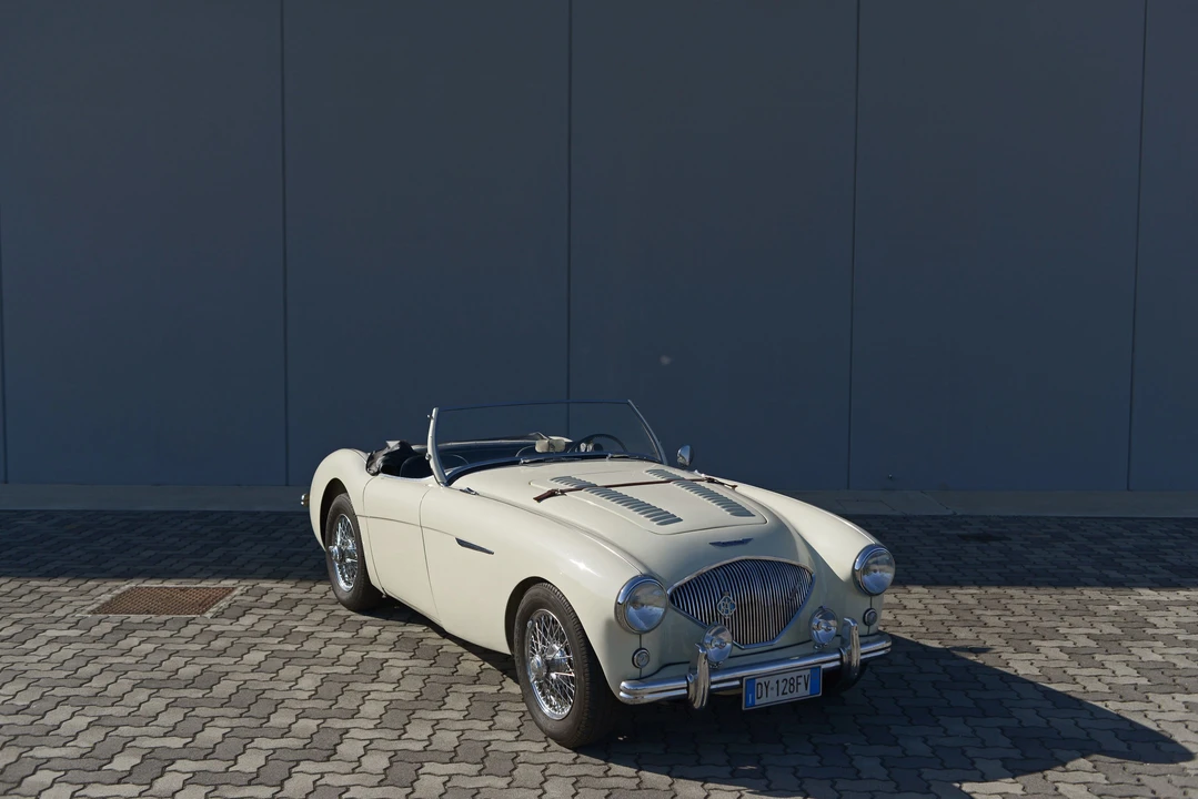 1955 Austin-Healey 100 - Image 2 of 17