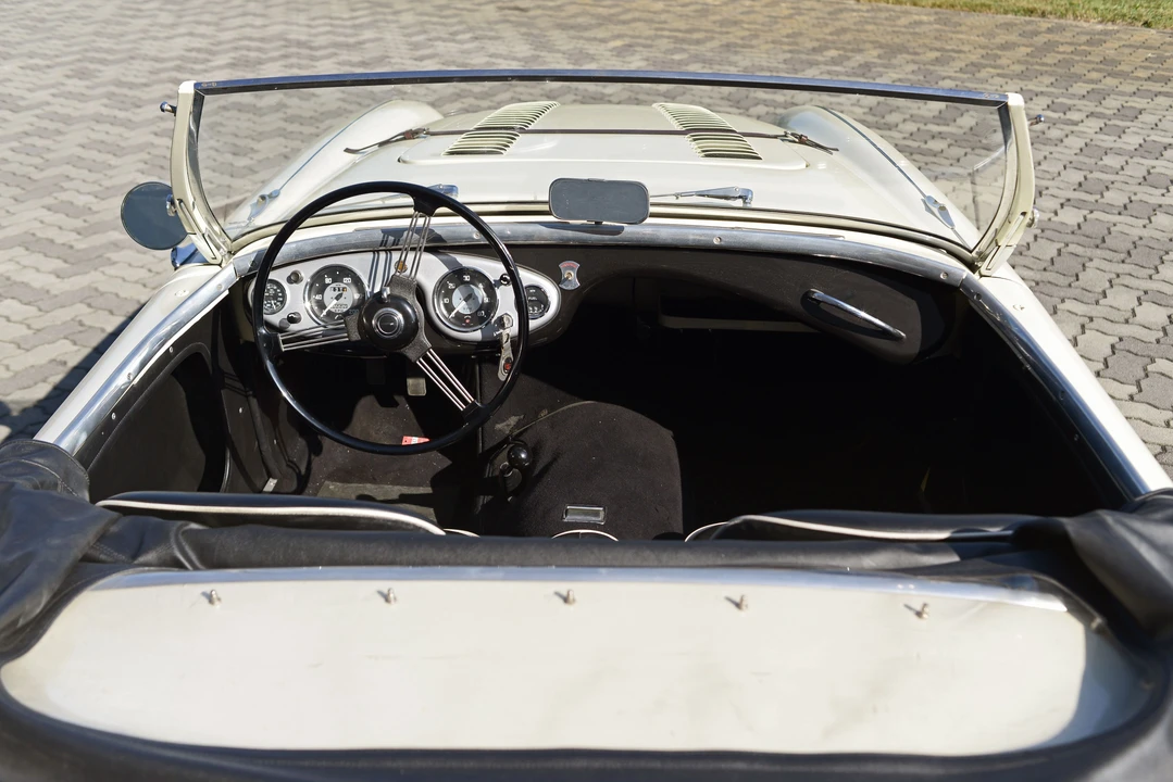 1955 Austin-Healey 100 - Image 6 of 17
