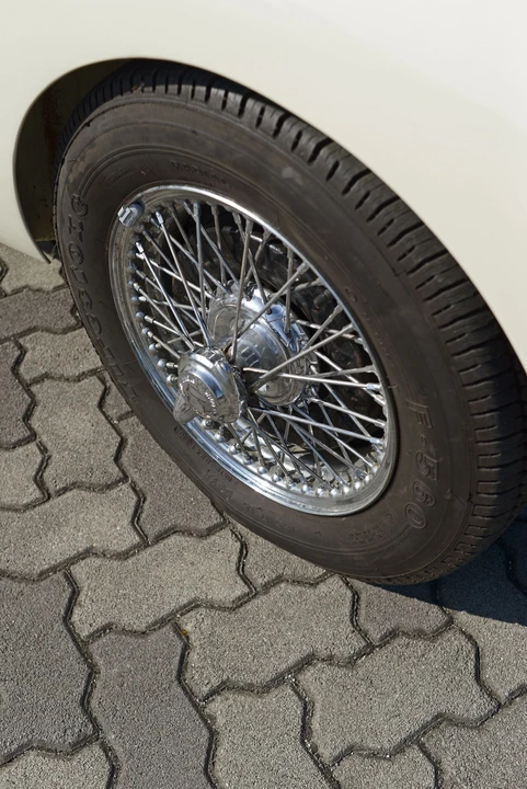 1955 Austin-Healey 100 - Image 14 of 17