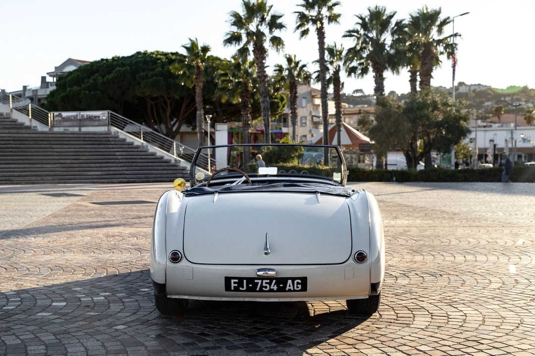 1956 Austin-Healey 100 - Image 18 of 30