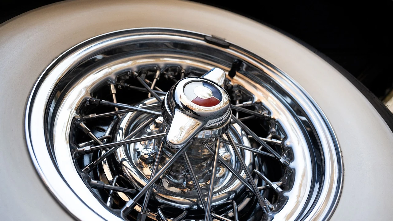 1955 Buick Roadmaster - Image 23 of 31