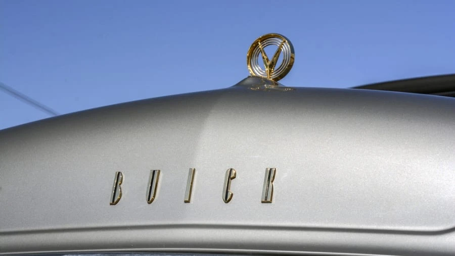 1955 Buick Roadmaster - Image 10 of 12