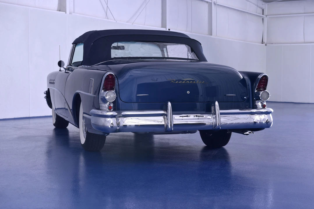 1955 Buick Roadmaster - Image 10 of 31