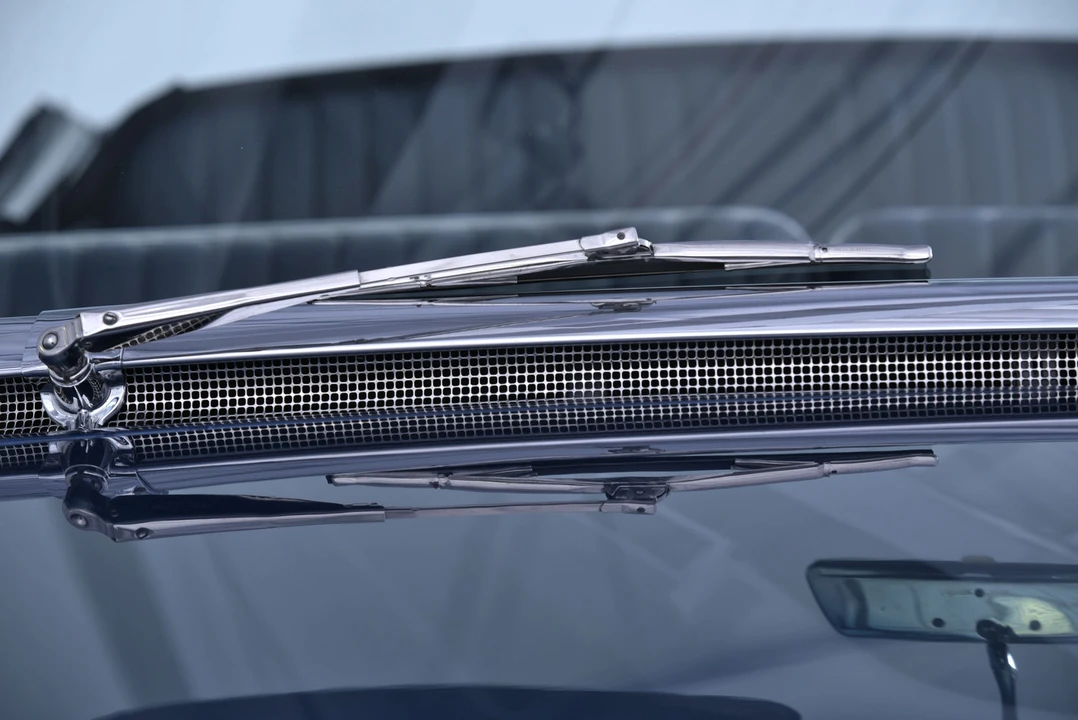 1955 Buick Roadmaster - Image 23 of 31