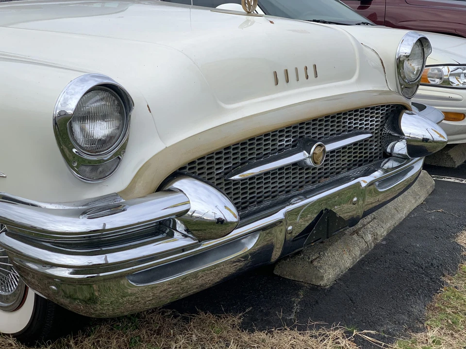 1955 Buick Roadmaster - Image 9 of 31