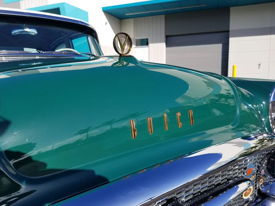1955 Buick Roadmaster - Image 17 of 31