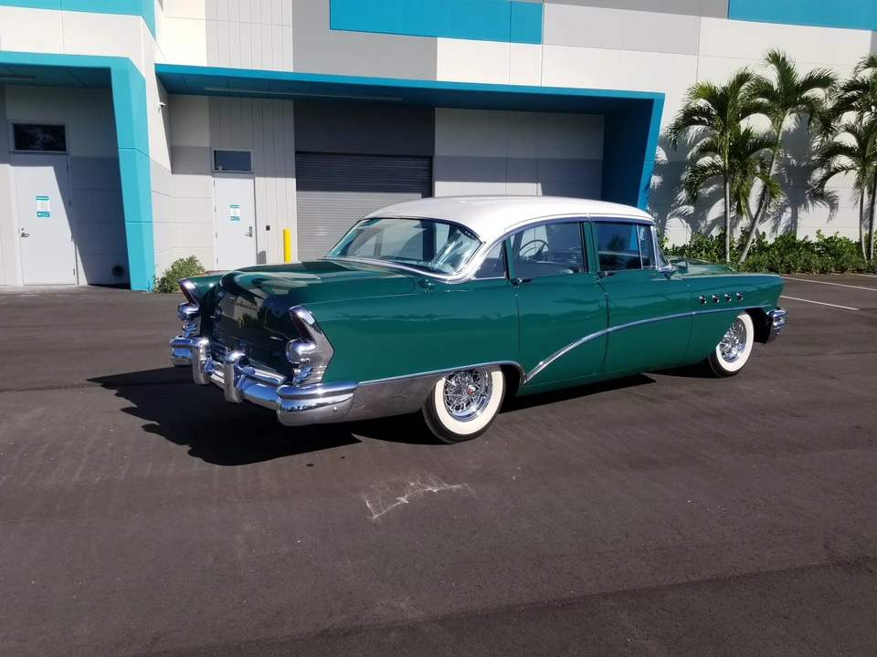 1955 Buick Roadmaster - Image 4 of 31