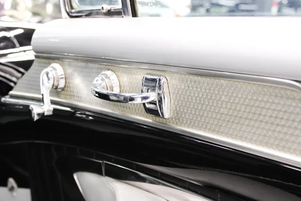 1955 Buick Roadmaster - Image 17 of 20