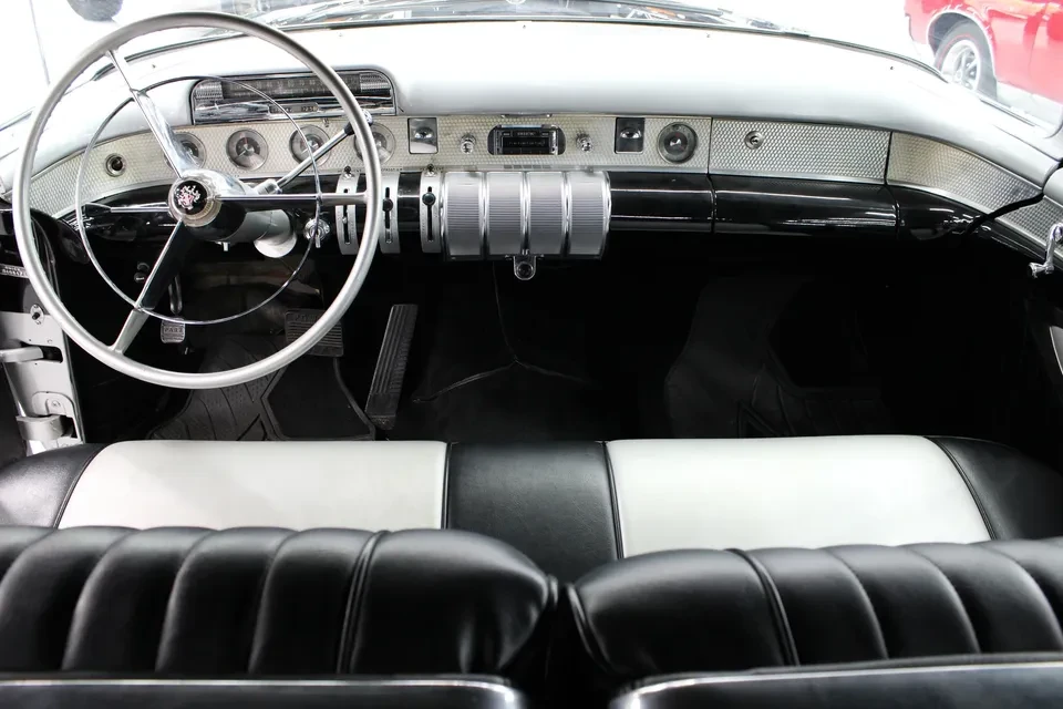 1955 Buick Roadmaster - Image 3 of 20