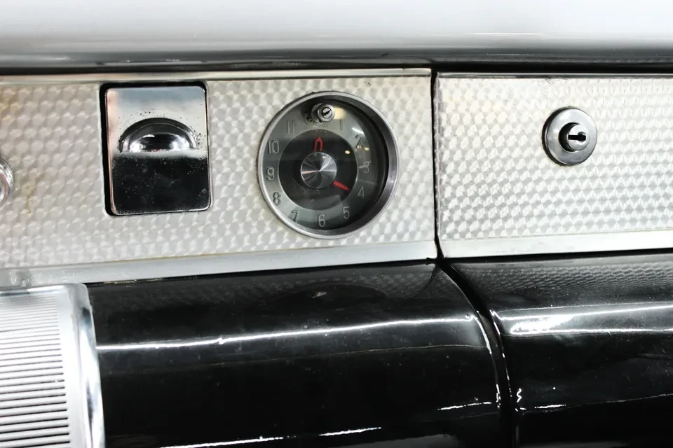 1955 Buick Roadmaster - Image 18 of 20