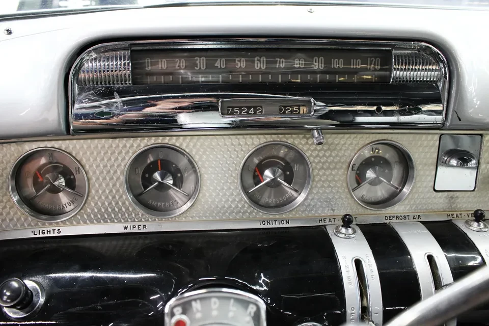 1955 Buick Roadmaster - Image 8 of 20
