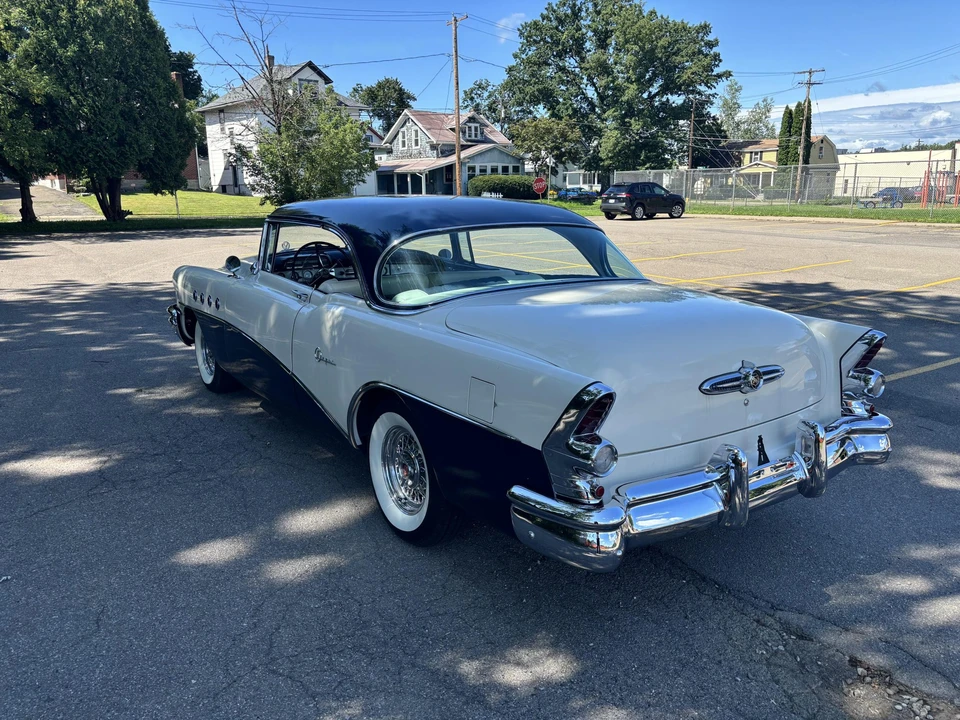 1955 Buick Super - Image 16 of 31