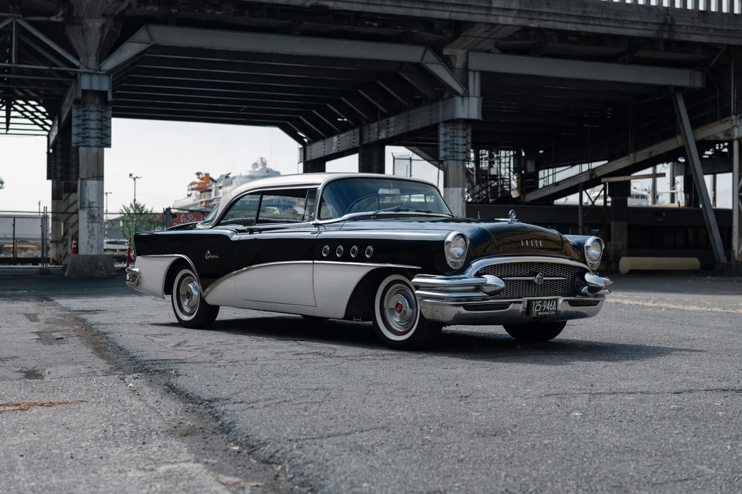 1955 Buick Super - Image 22 of 31