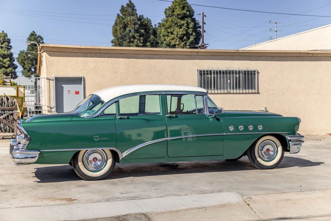 1955 Buick Super - Image 7 of 31