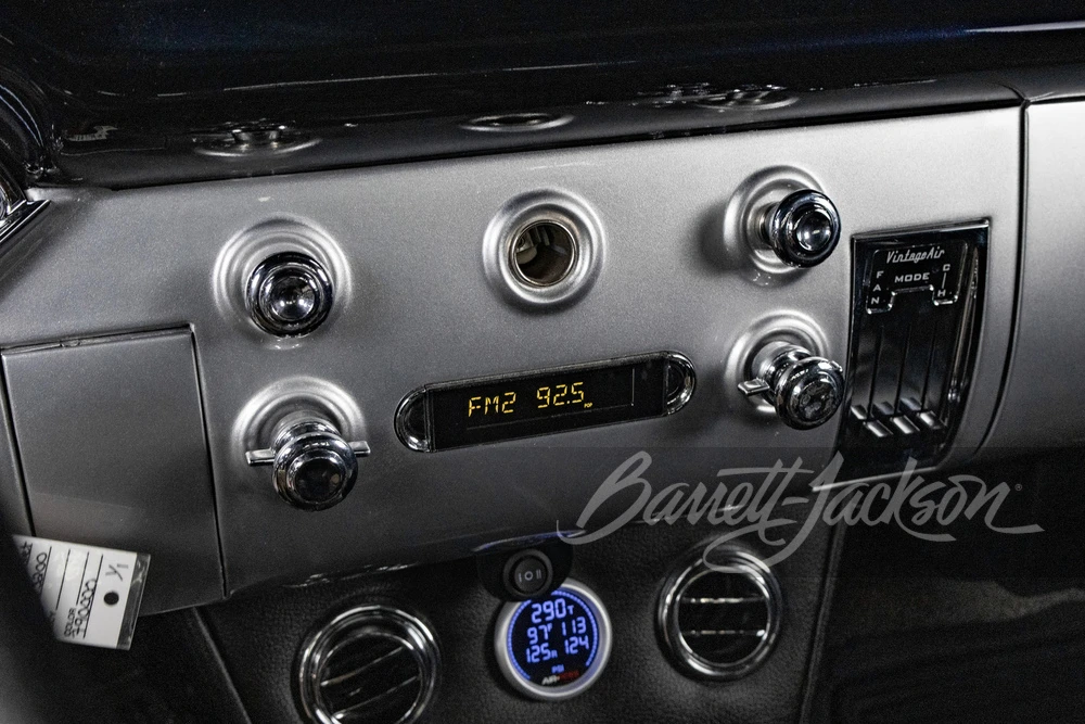 1955 Chevrolet Task Force - Image 25 of 31