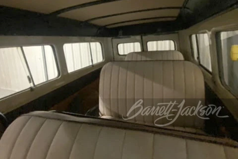1955 Chevrolet Suburban - Image 4 of 8