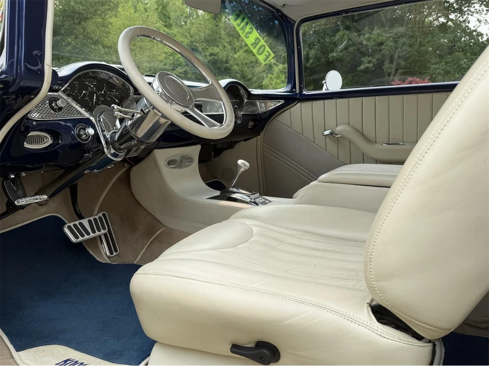 1955 Chevrolet Task Force - Image 10 of 21