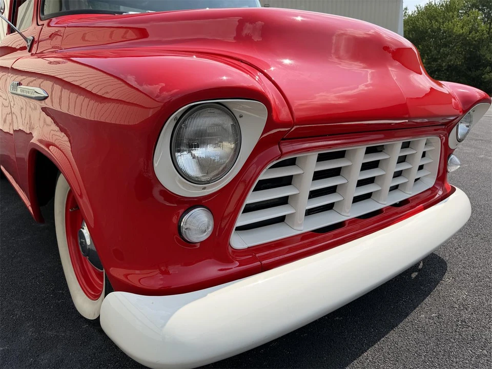 1955 Chevrolet Task Force - Image 25 of 31