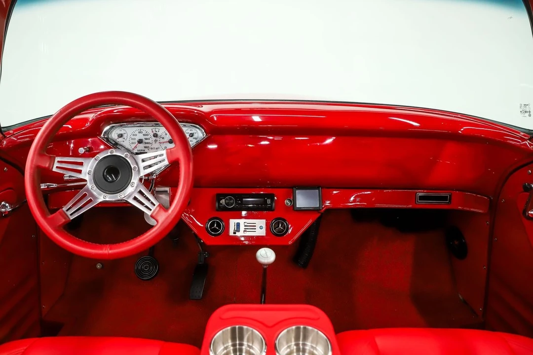 1955 Chevrolet Task Force - Image 18 of 31