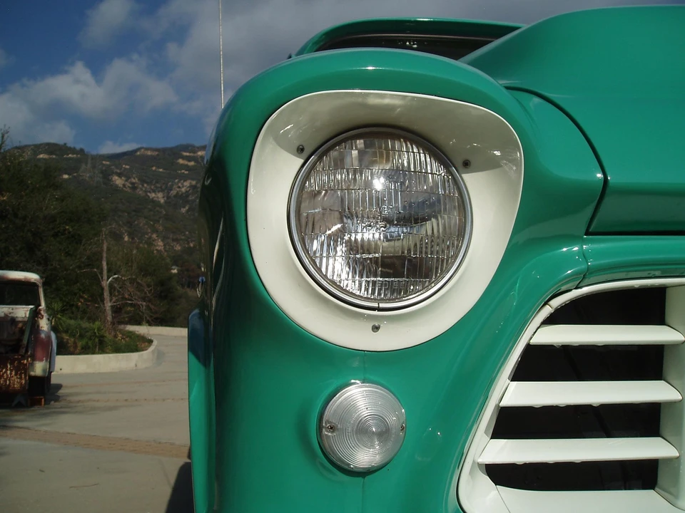 1955 Chevrolet Task Force - Image 25 of 31