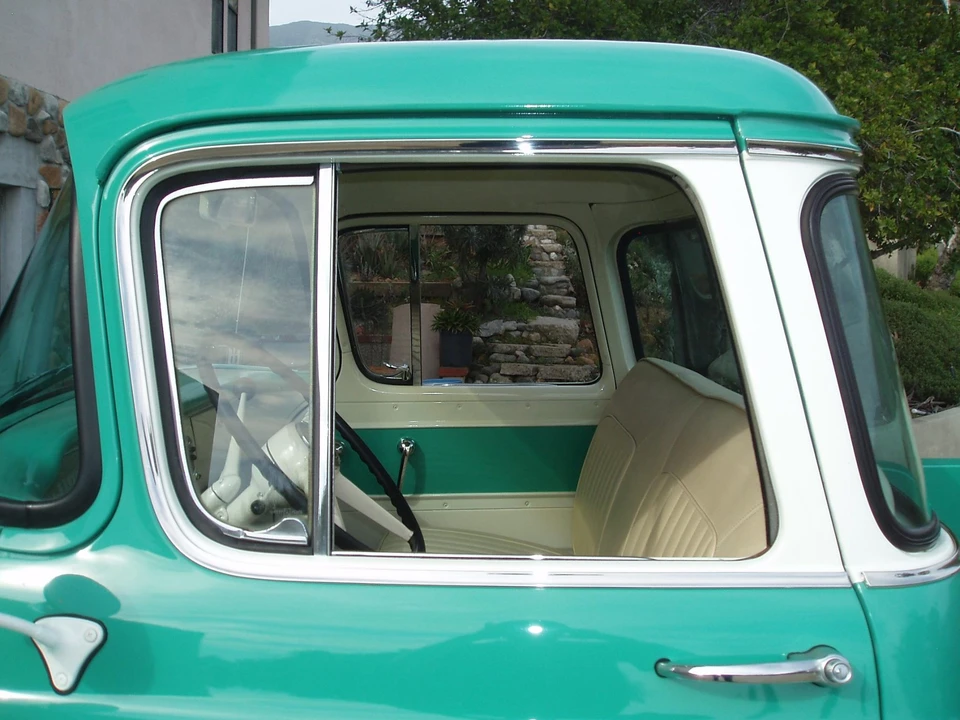1955 Chevrolet Task Force - Image 29 of 31