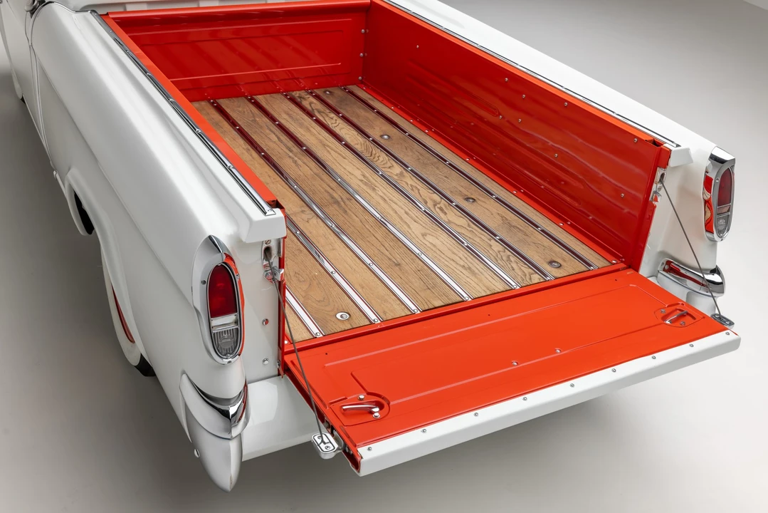 1955 Chevrolet Task Force - Image 25 of 31