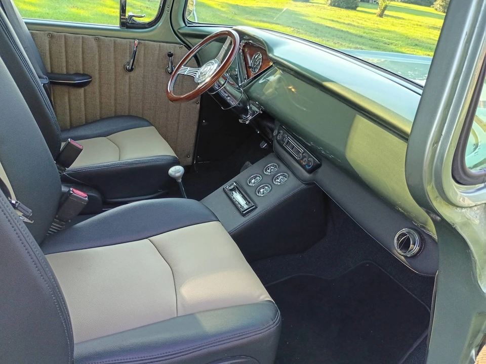 1955 Chevrolet Task Force - Image 25 of 31