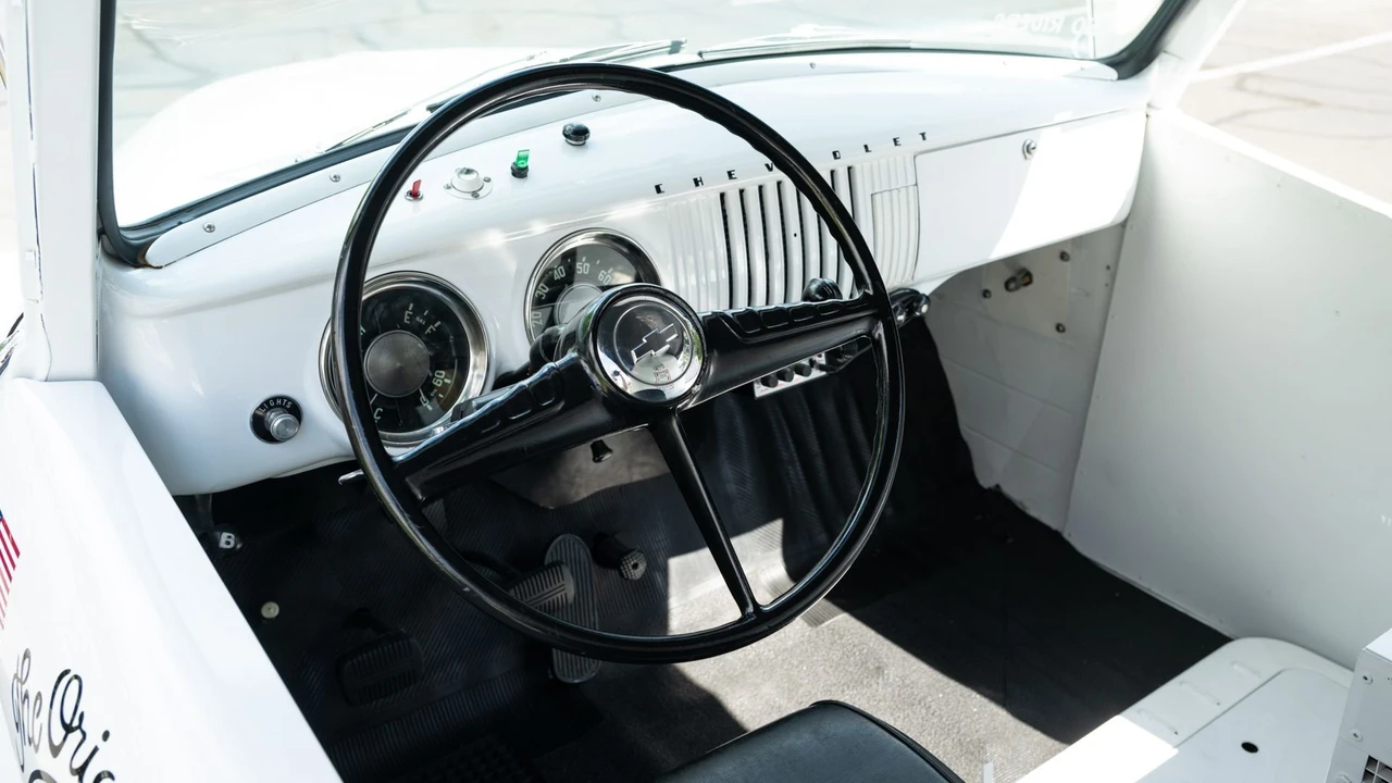 1955 Chevrolet Task Force - Image 6 of 31