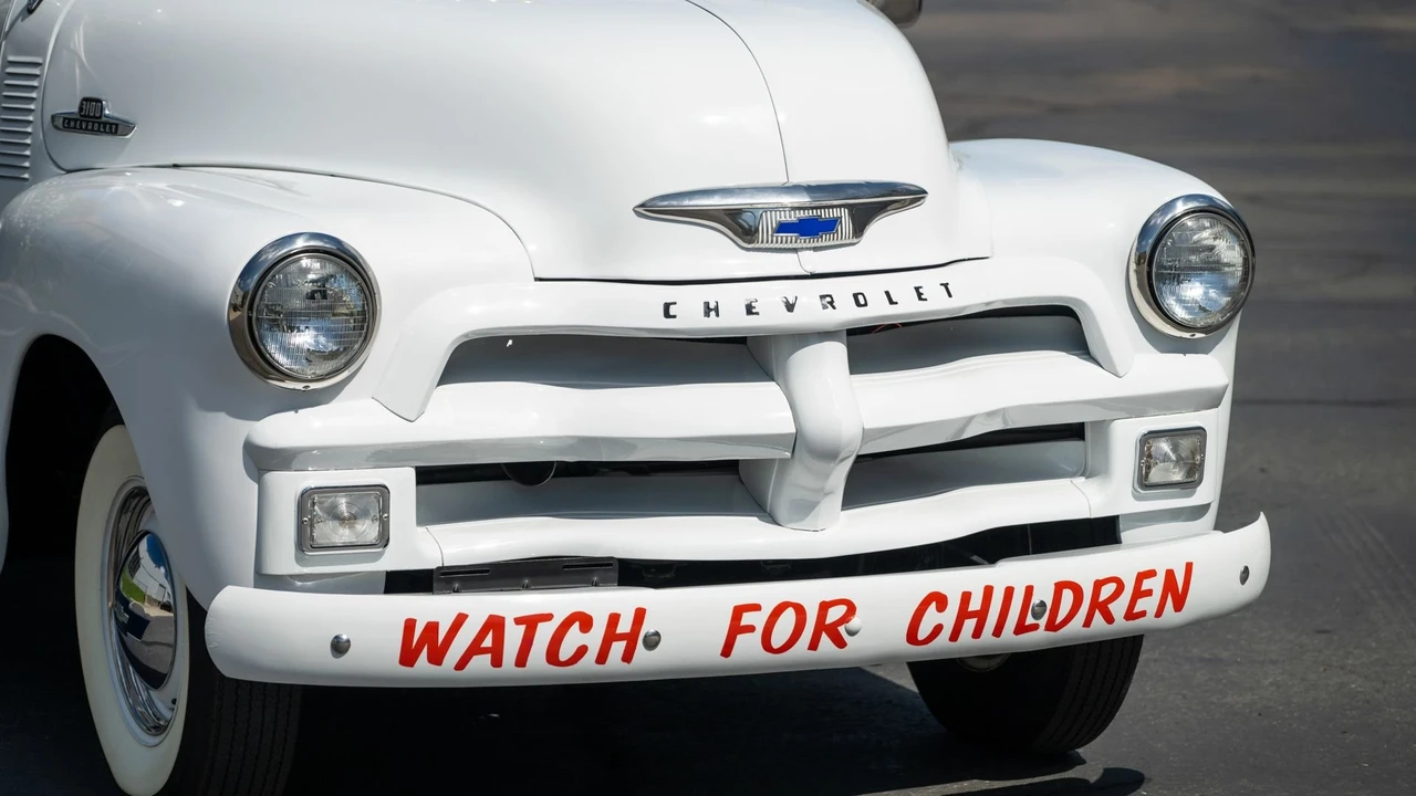 1955 Chevrolet Task Force - Image 28 of 31
