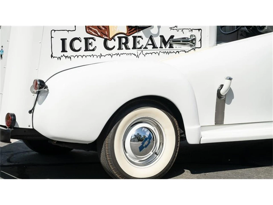 1955 Chevrolet Task Force - Image 21 of 31