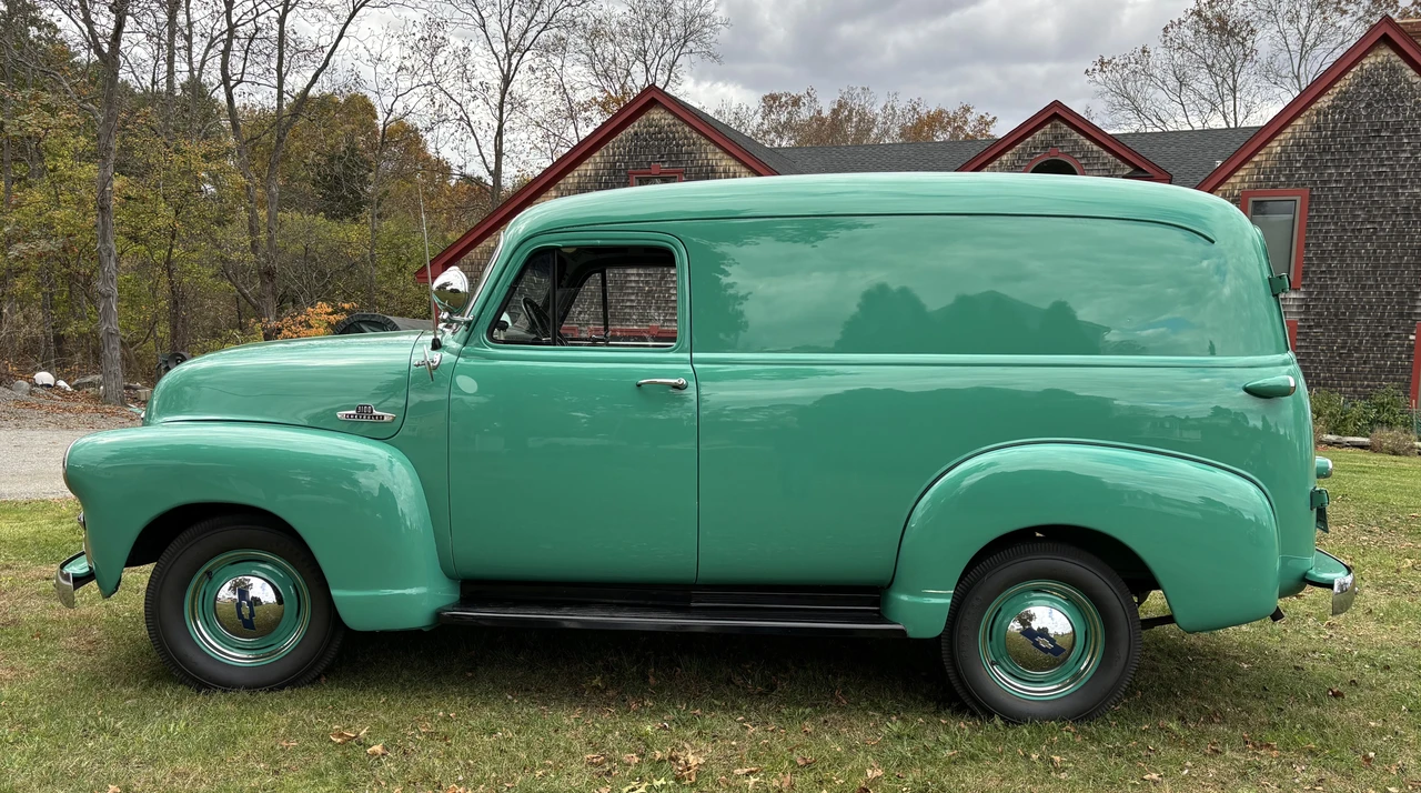 1955 Chevrolet Task Force - Image 9 of 31