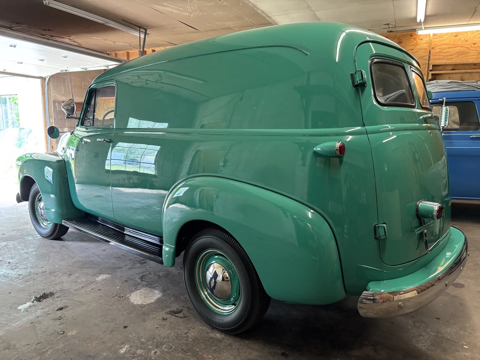 1955 Chevrolet Task Force - Image 21 of 31